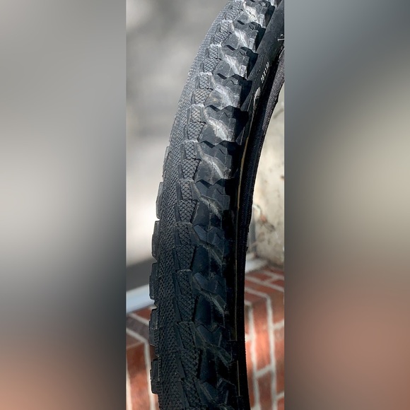 Maxxis Wormdrive 26” x 1.90” Puncture Resistant Hybrid Mountain Bike Tire - Picture 5 of 8